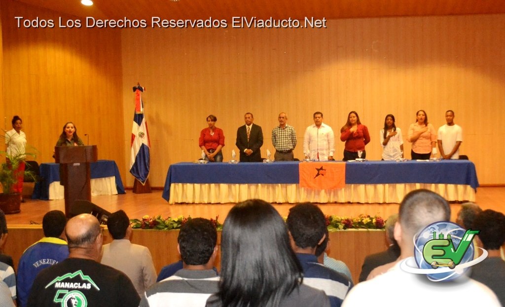 Acto de apertura del conversatorio con el Embajador de Venezuela en la UASD Santiago